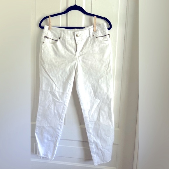 Chicos No Stain Girlfriend Jeans size 0 - Picture 3 of 6